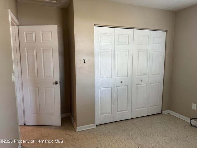 Building Photo - 6315 Treehaven Dr