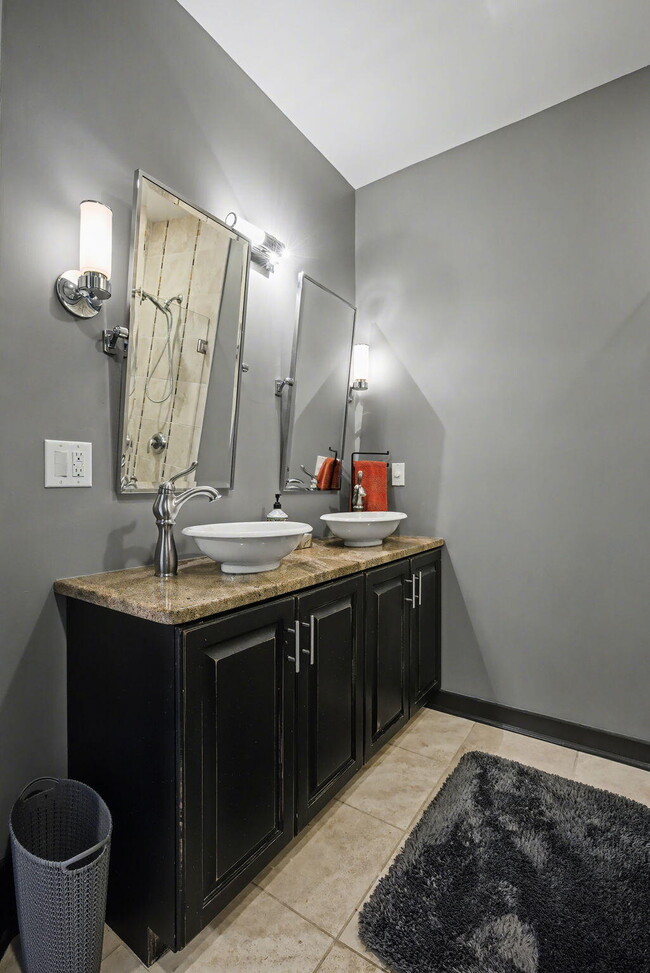 Building Photo - 261 S Limestone