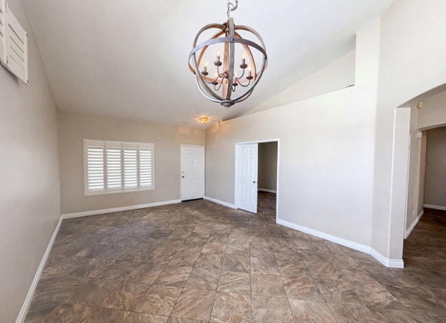 Building Photo - 3630 Vanderbilt Dr