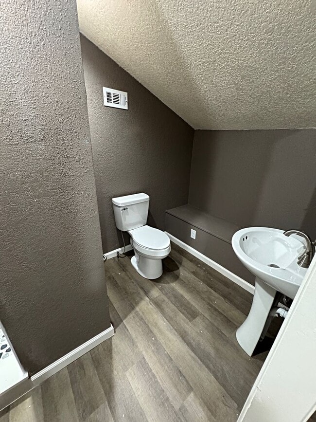 Building Photo - 2312 Lisa Ln