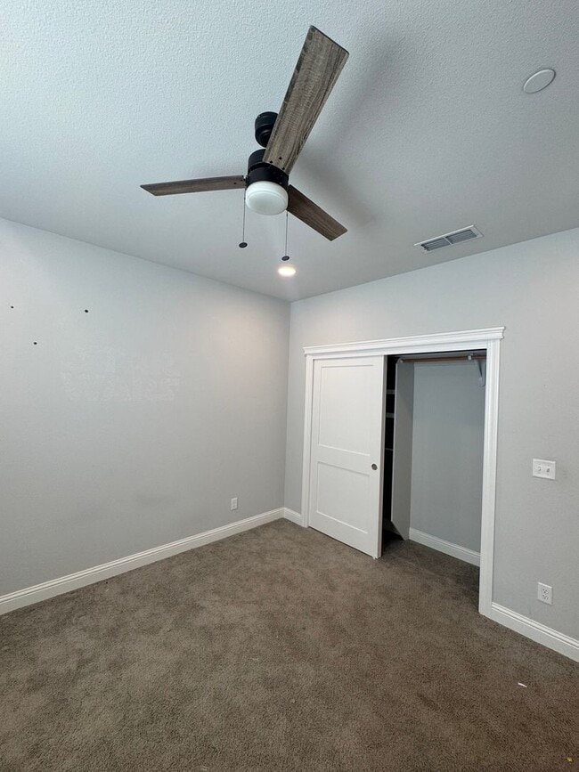 Building Photo - 4 BED 2.5 BATH HOME IN REDDING, CA