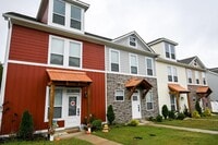 Building Photo - 1737 Arbor Hls Dr SE