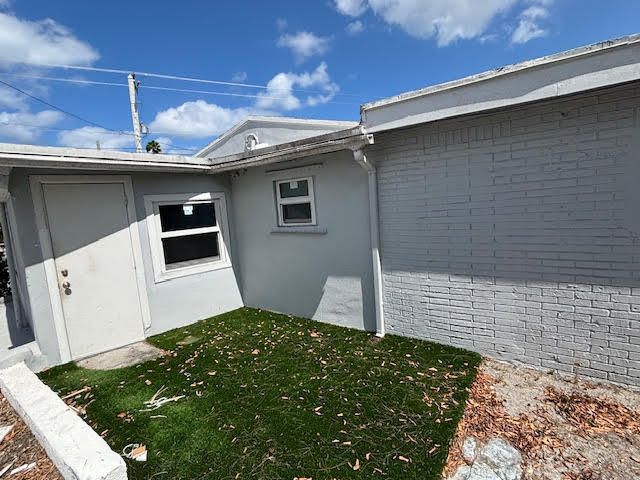 Building Photo - 3619 Pinewood Ave
