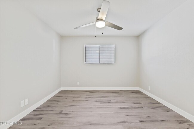 Building Photo - 35 W Medlock Dr