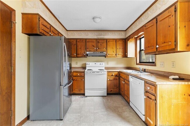 Building Photo - 6009 Dalton Rd