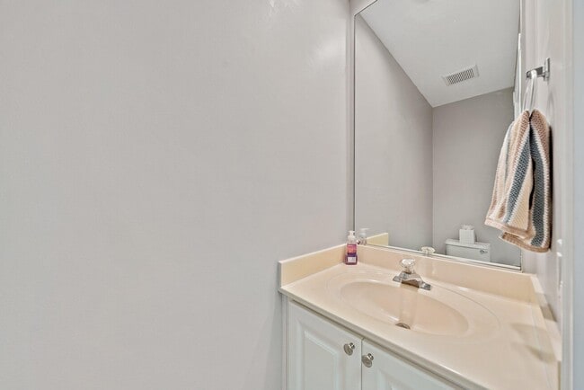 Building Photo - 351 Legare Ct