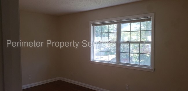 Building Photo - HALF OFF FIRST MONTH'S RENT!!!