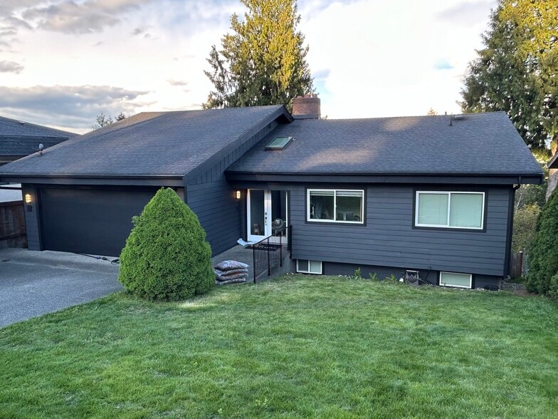 Building Photo - 7221 Yew St
