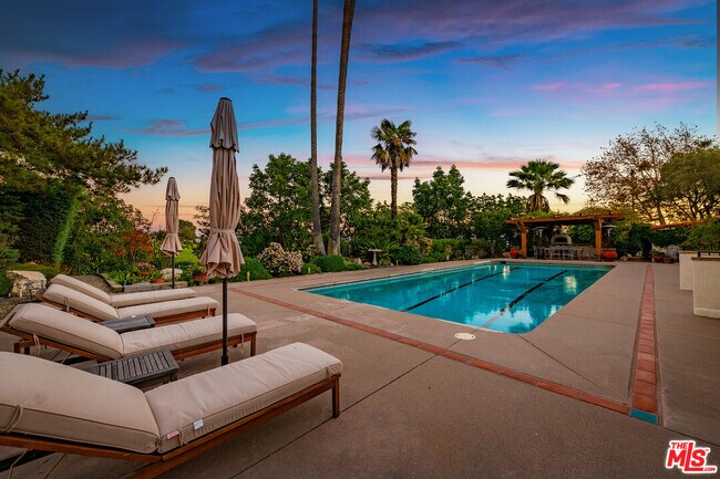 Building Photo - 2975 Calle Bonita