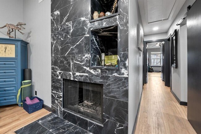 Building Photo - 203 E 31st St