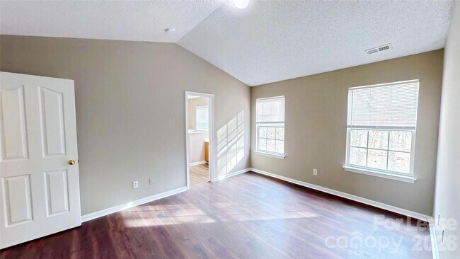 Building Photo - 15413 De Havilland Dr