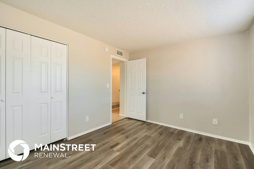 Building Photo - 4550 S Lotus Cir