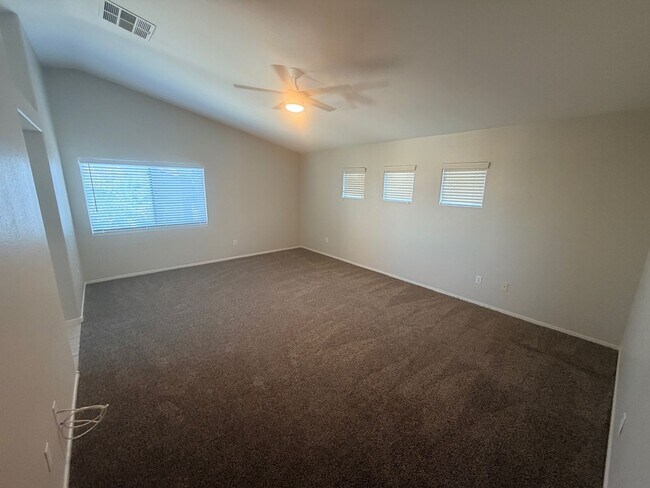 Building Photo - 3 bedroom with loft home in North Las Vegas!