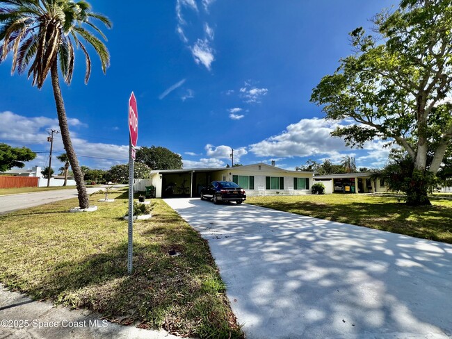 Building Photo - 1450 Anchor Ln