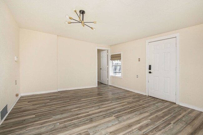 Building Photo - 1209 S Randolph St