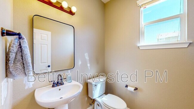 Building Photo - 1210 Grayson Way