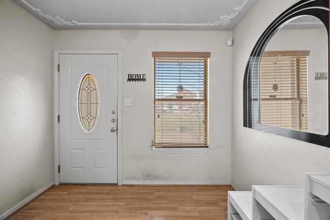Building Photo - 1100 Silverton Ct