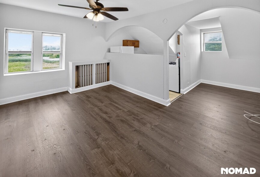Building Photo - 300 Woodbury Terrace