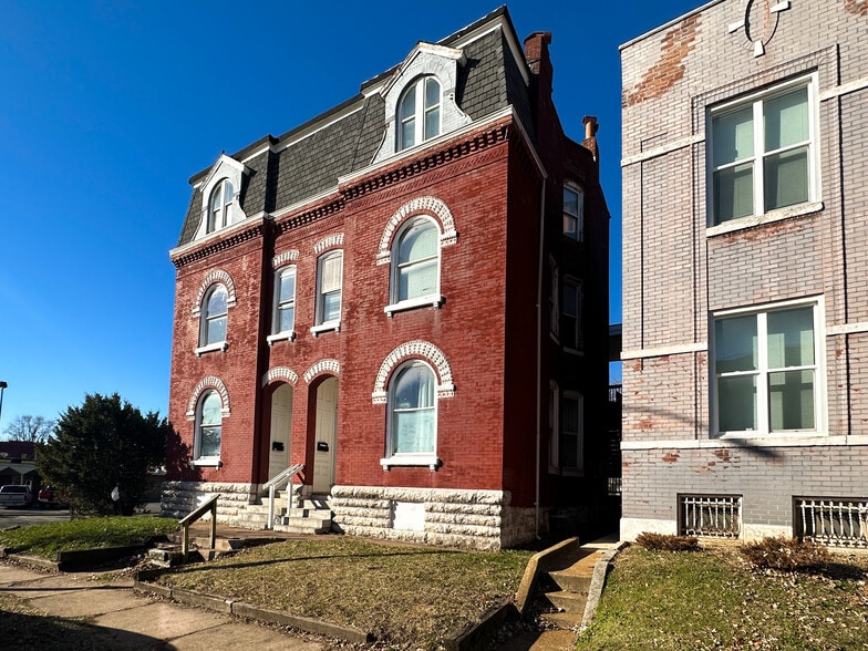 Building Photo - 3333 California Ave