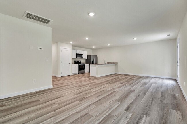 Building Photo - 627 Fox Den Cir