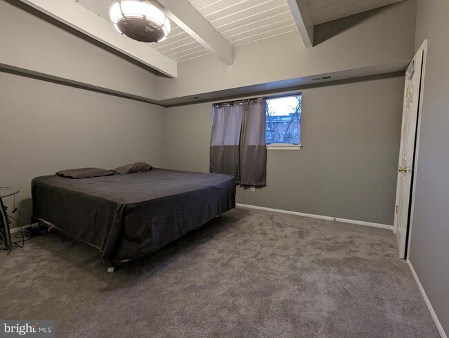 Building Photo - 5546 Karen Elaine Dr