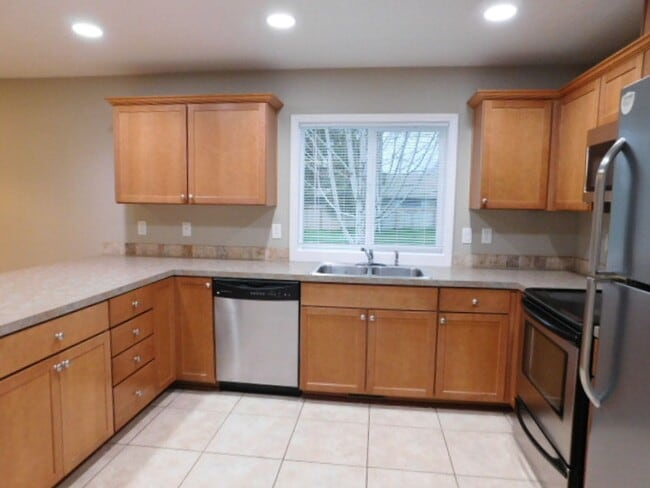 Building Photo - 3Bd/2Ba Single Story House - Available Soon!