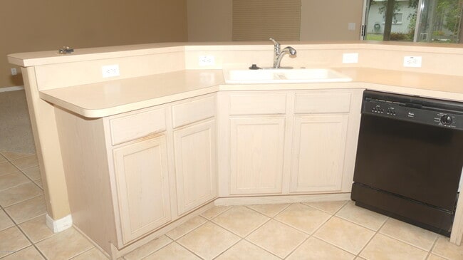 Building Photo - 1831 Barrington Cir