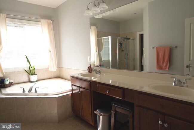 Building Photo - 12955 Luca Station Way