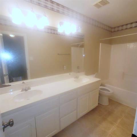 Building Photo - 920 Sierra Vista Ct