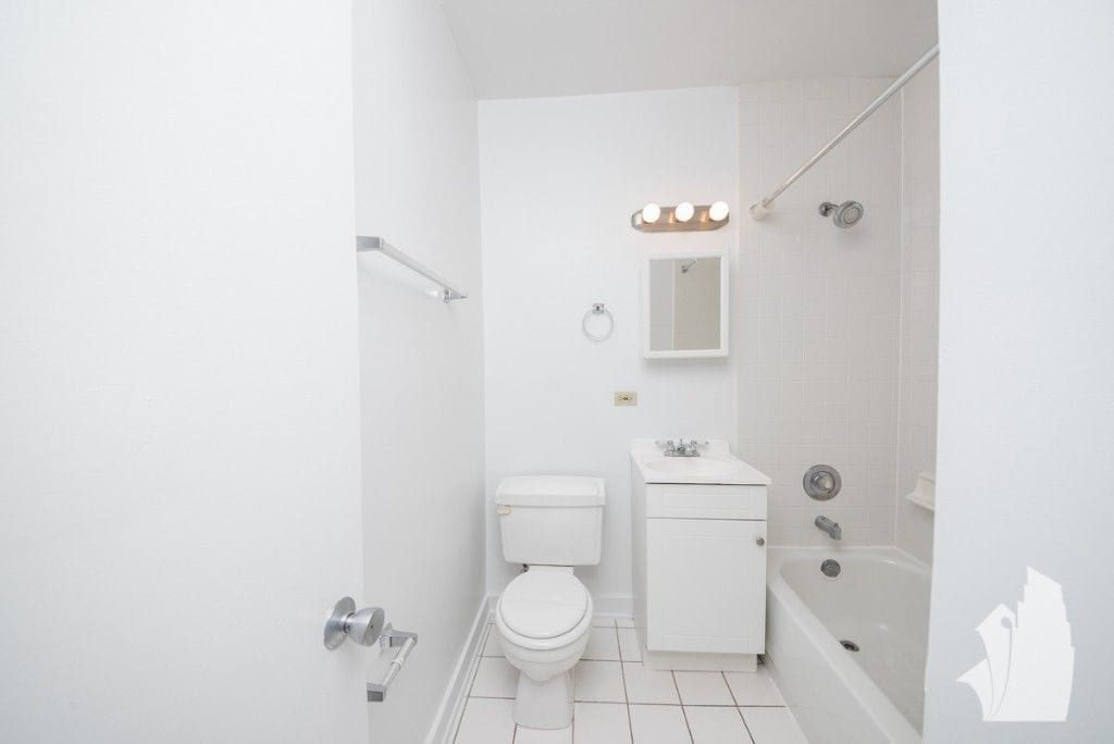 Building Photo - 1850 N Humboldt Blvd