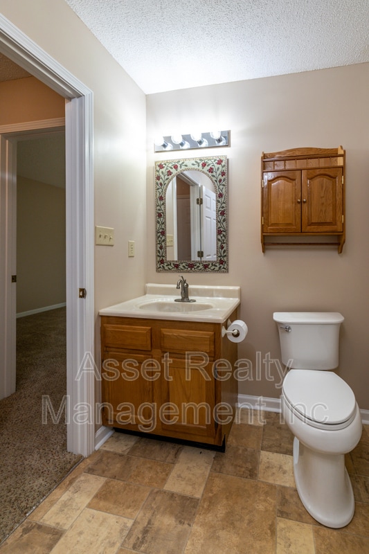 Building Photo - 722 Chapelwood Cir