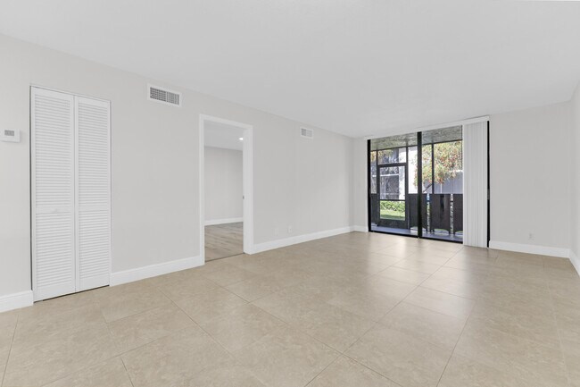 Building Photo - 1256 S Military Trail