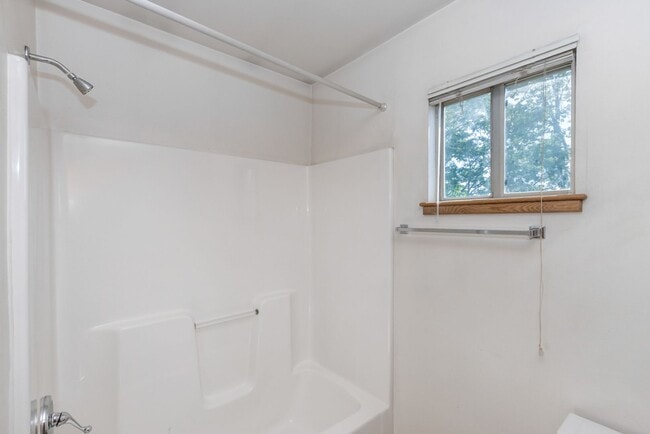 Building Photo - 4 Bedrooms, each with Ensuite Bathrooms!