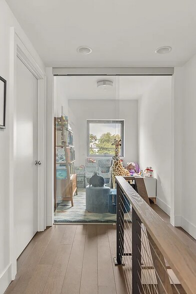 Building Photo - 71 Greene Ave