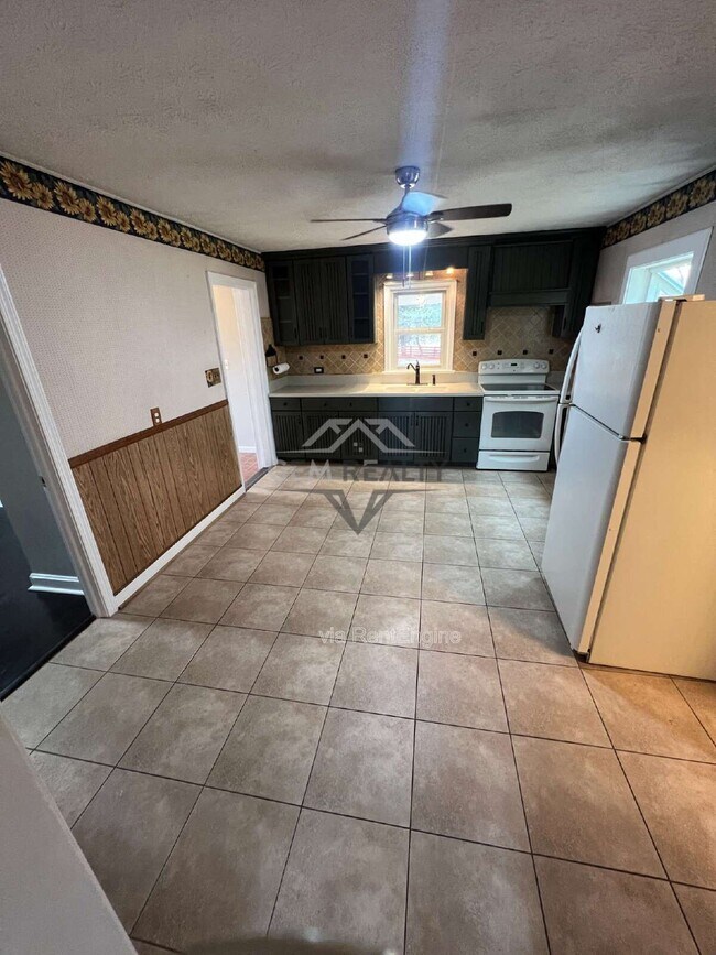 Building Photo - 1244 Mountain View Rd