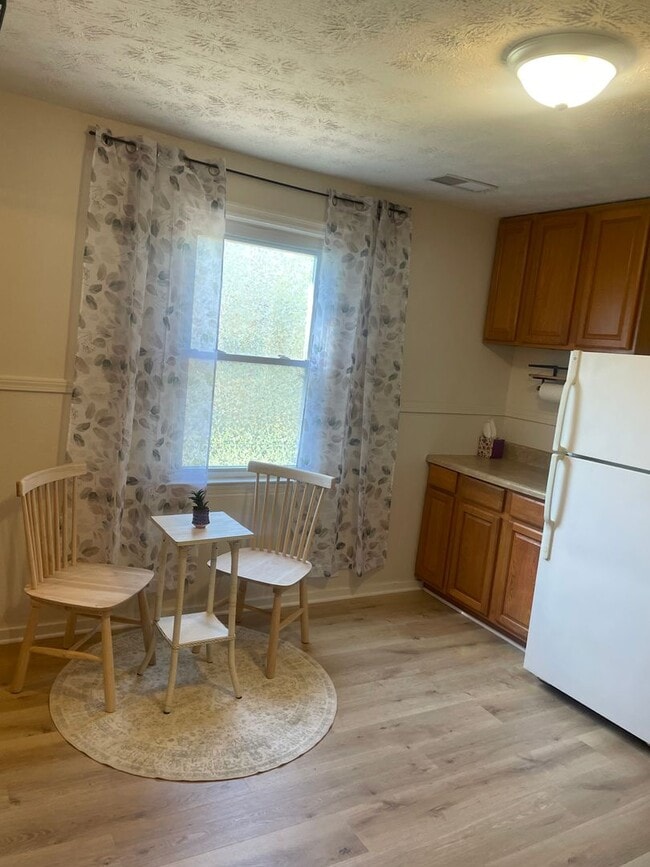 Building Photo - Knoxville 37920 - Adorable 2 bedroom 1 bath home in the Heart of South Knoxville-Pet Friendly - C...