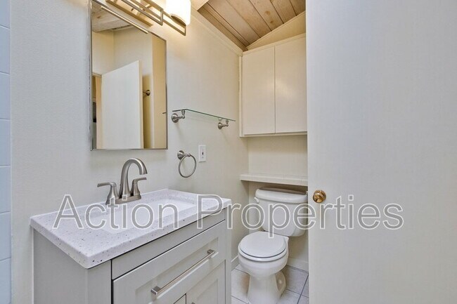 Building Photo - 278 Monroe Dr
