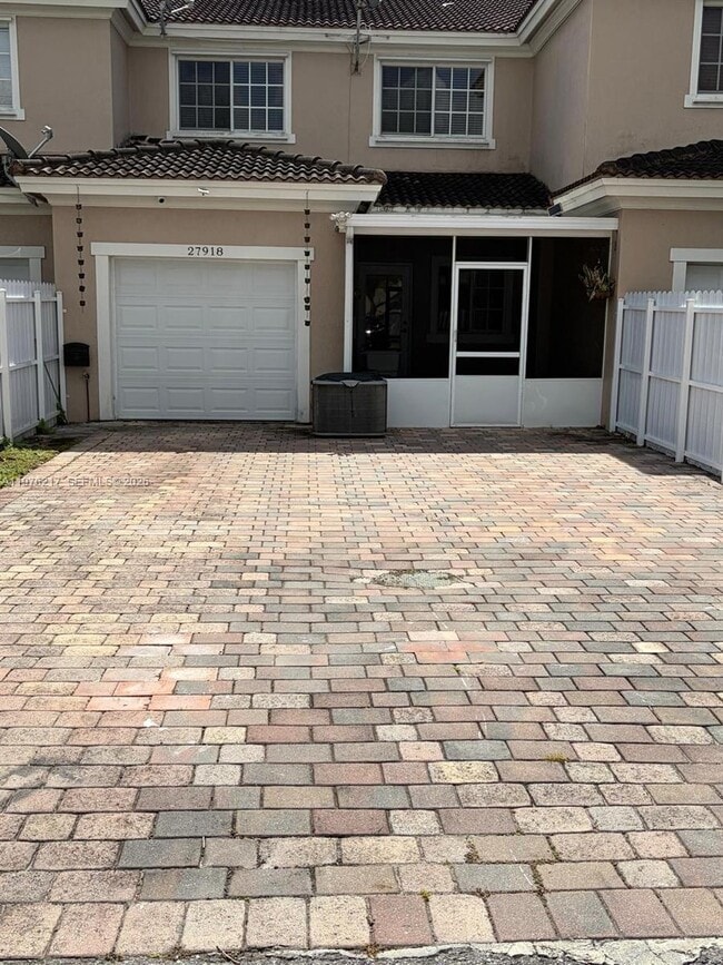 Building Photo - 27918 SW 140th Ave