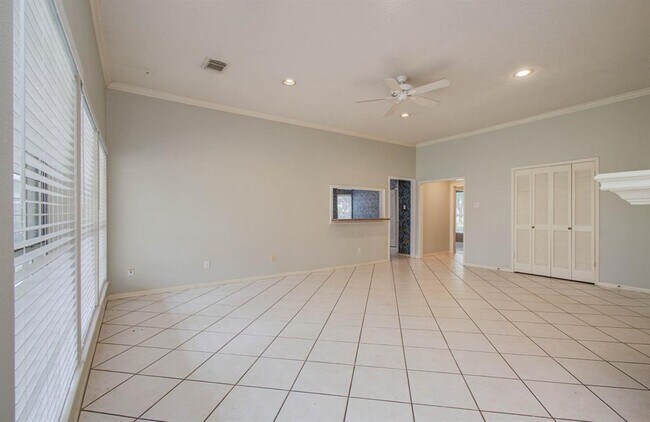 Building Photo - 16839 Willow Bend Ct