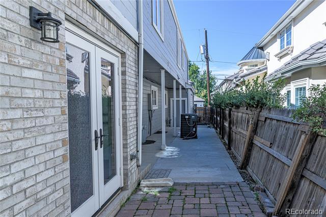 Building Photo - 541 Monroe St