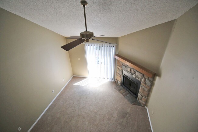 Building Photo - 1 Bedroom, 1.5 Bathroom at Timberlake Cond...