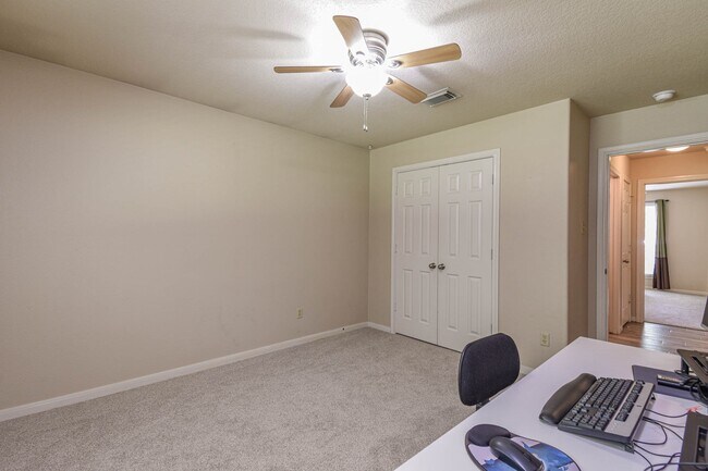 Building Photo - 203 Summer Pine Ct