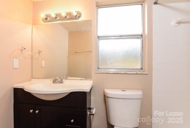 Building Photo - 4039 Rutherford Dr