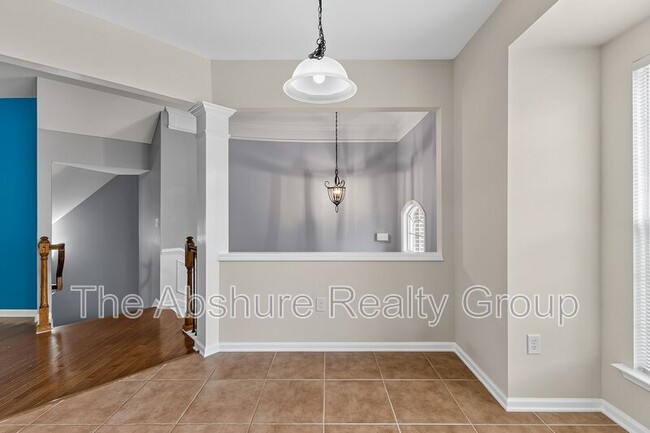 Building Photo - 8611 Macedonia Lake Dr