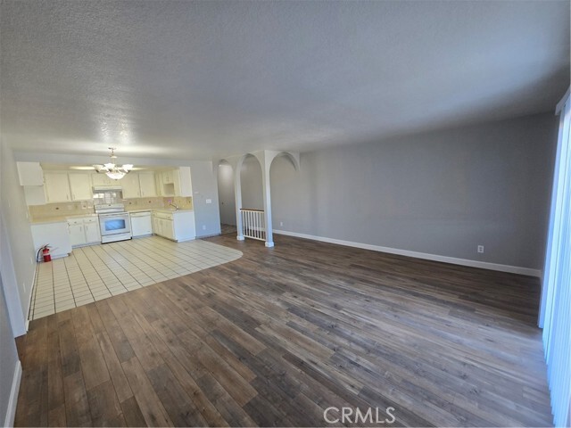 Building Photo - 1311 S Grand Ave