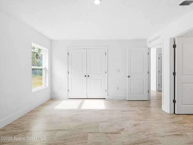 Building Photo - 1332 Giddings St