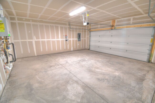 Building Photo - NEW CONSTRUCTION IN THE FAR NE HEIGHTS!!!!!