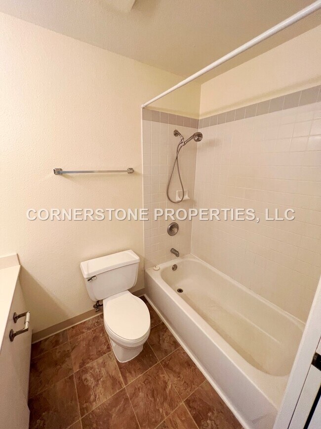 Building Photo - 94-638-533 Lumiaina St