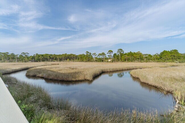 Building Photo - 742 Saltair Ln