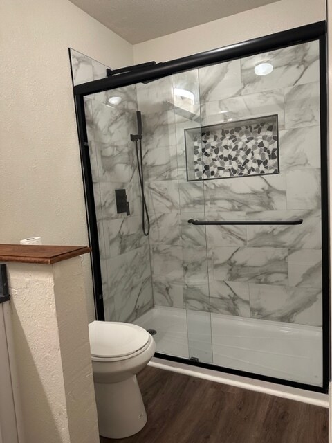 2nd bathroom shower - 999 Porter Ave